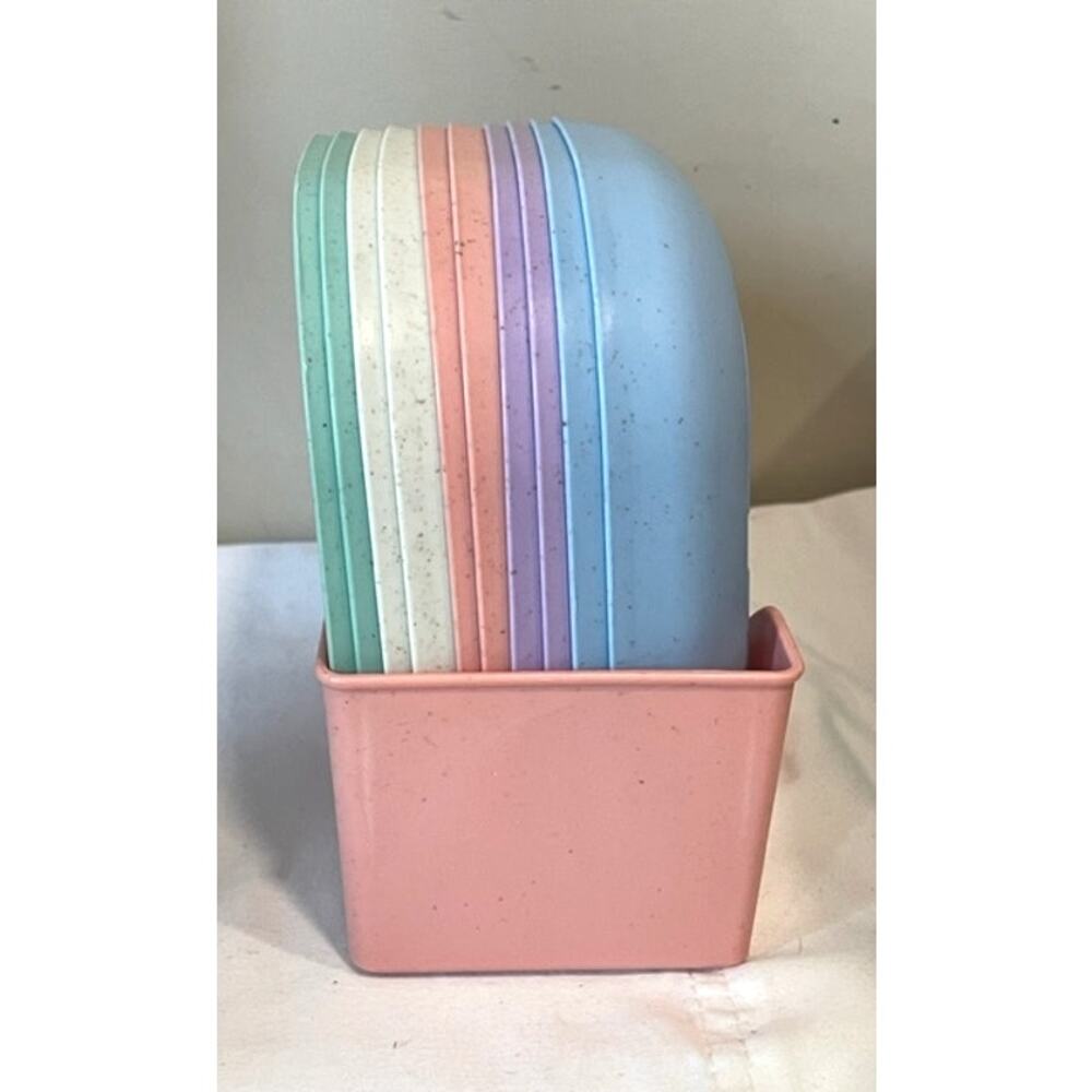 NEW Space-Saving Stackable Set of 10 Kids Plastic Rounded Plates Multi-Colored